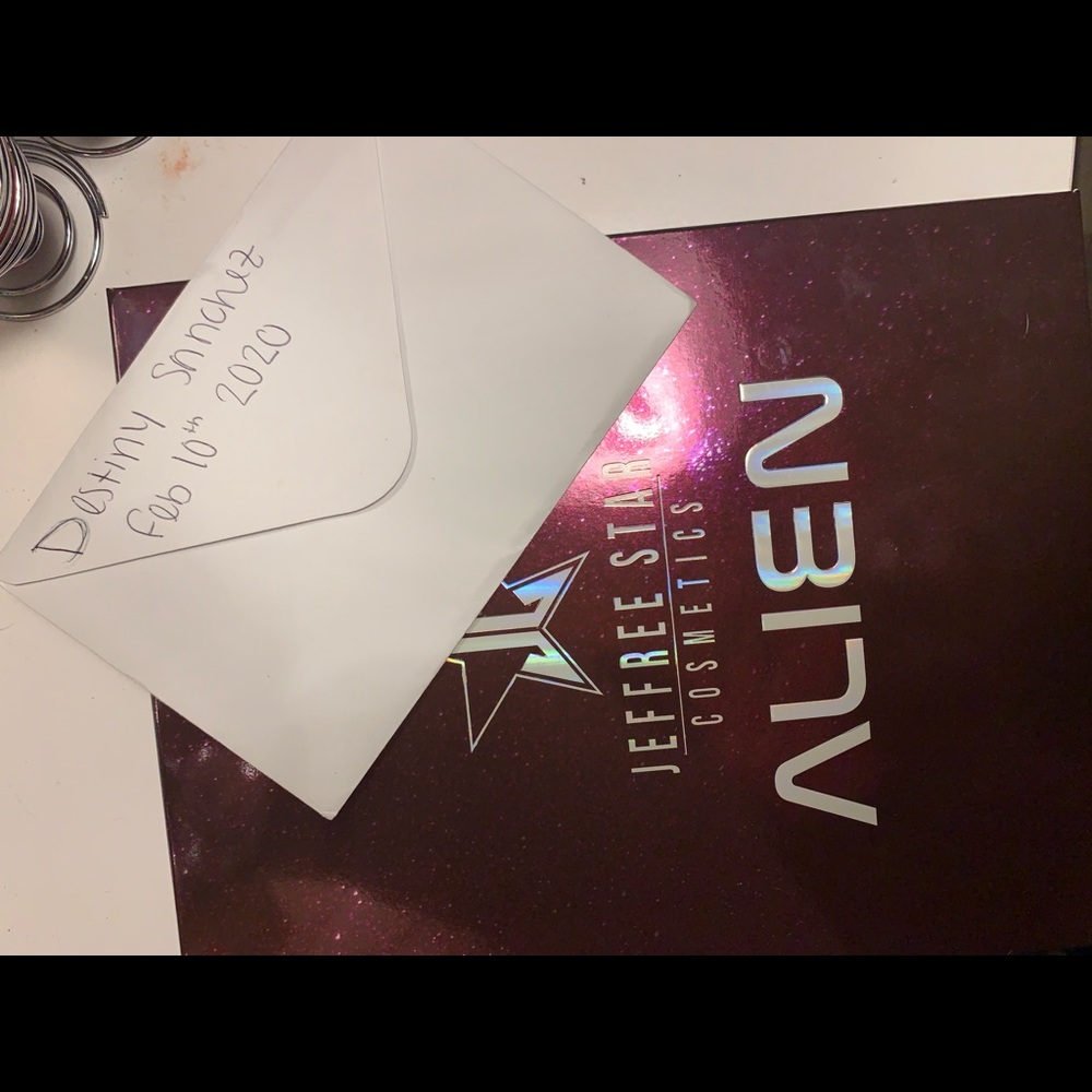 Jeffree star alien palette